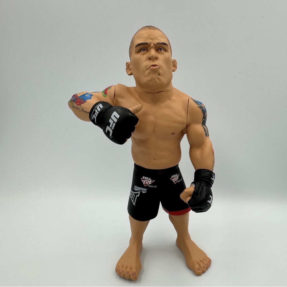 2010 UFC THIAGO SILVA
ULTIMATE COLLECTOR SERIES
5 ACTION FIGURE WORLD OF MMA